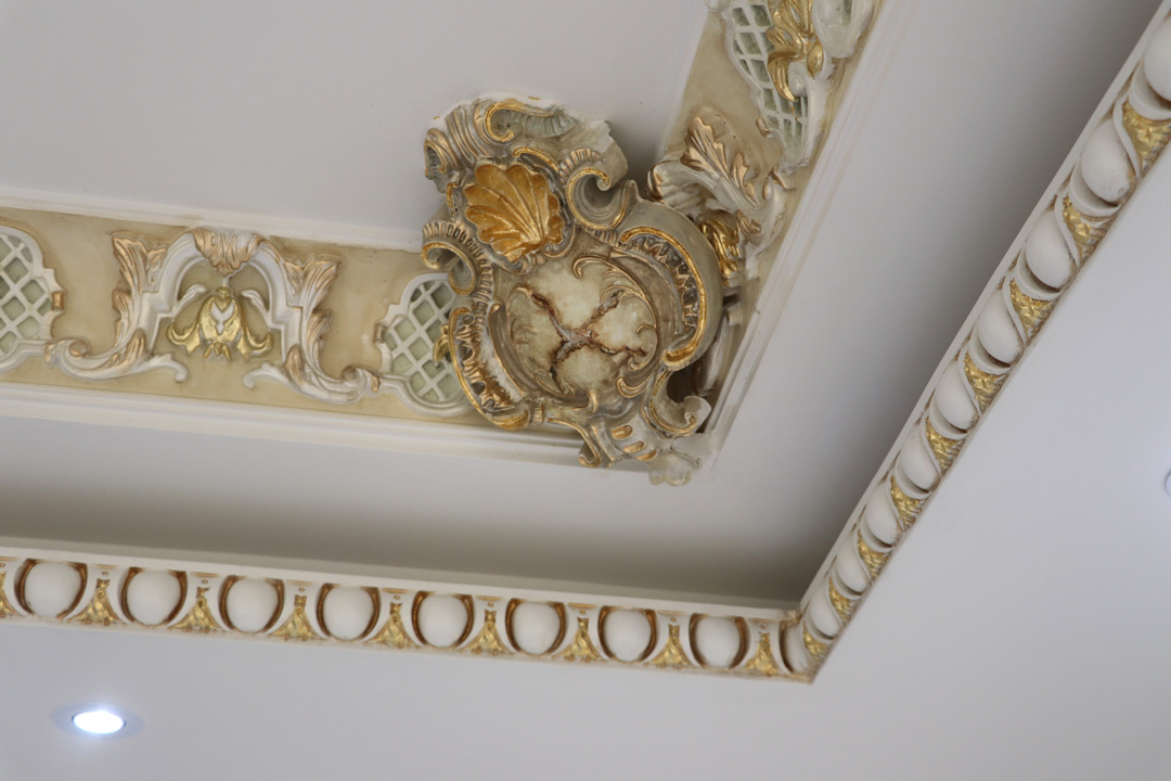 گچبری گلویی سقف